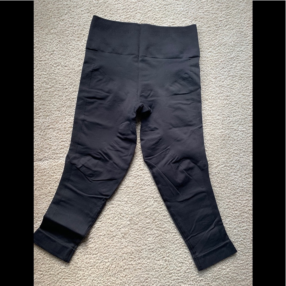 Lululemon Ebb to Flow Cropped Pants